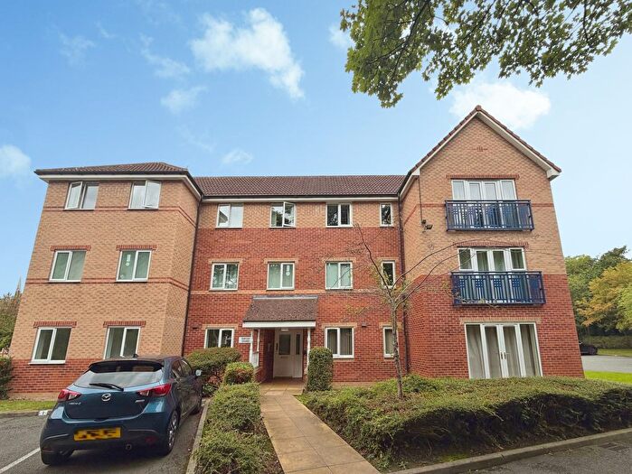 2 Bedroom Flat For Sale In Wain Avenue, Chesterfield, S41