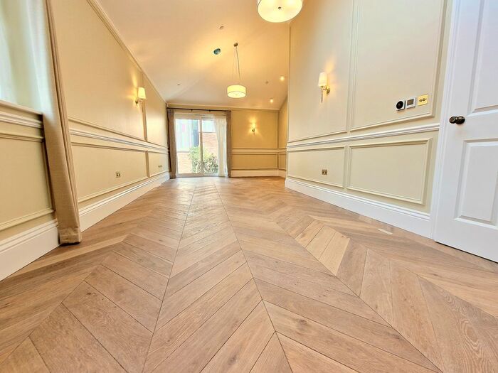 3 Bedroom Flat To Rent In Drury Road, Hadley Wood, EN5