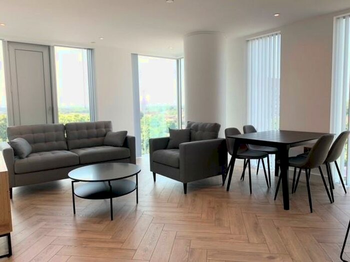 2 Bedroom Apartment To Rent In Silvercroft Street, Manchester, M15