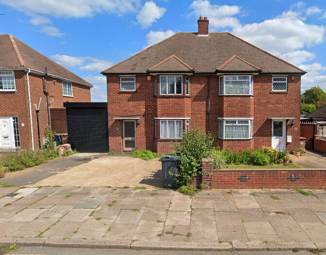 3 Bedroom Property To Rent In Faringdon Road, Luton, LU4