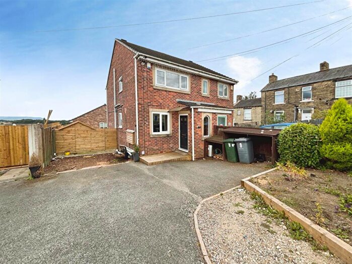 3 Bedroom Semi-Detached House For Sale In Farfield Avenue, Bradford, BD6