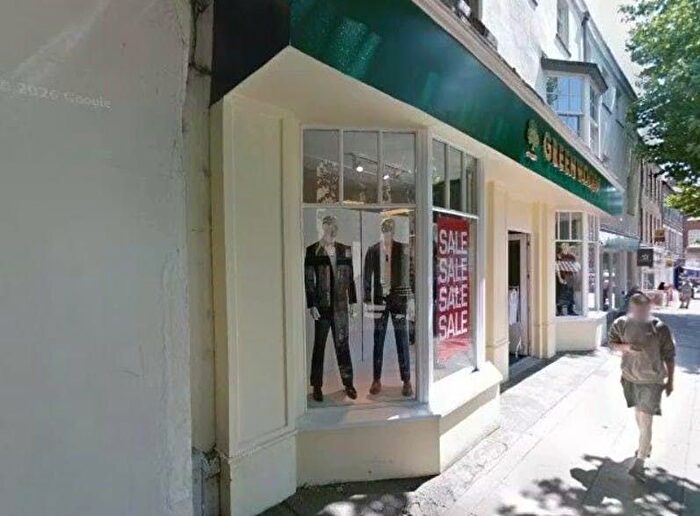 Studio To Rent In First Floor Flat, High Street, Newcastle, ST5