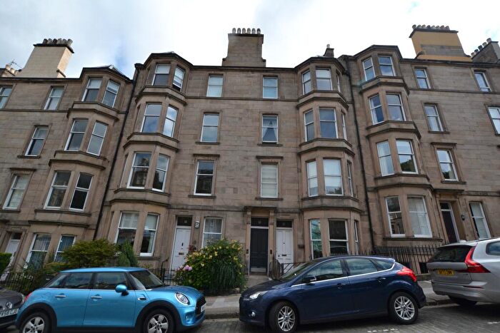 2 Bedroom Flat To Rent In Comely Bank Avenue, Edinburgh, EH4
