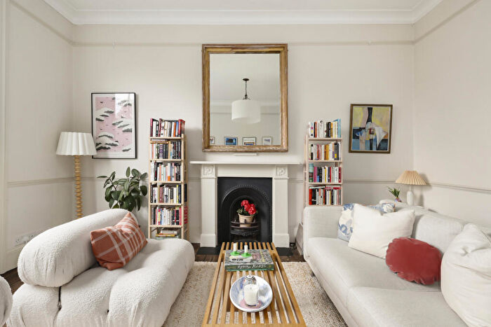 2 Bedroom Apartment To Rent In Highbury New Park, London, N5