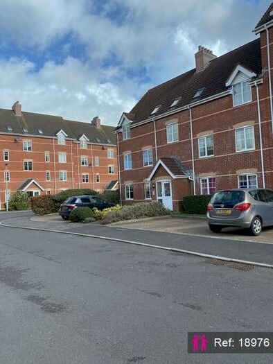 2 Bedroom Apartment To Rent In Windsor Court, Newbury, RG14
