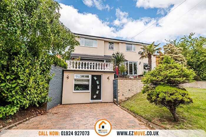 5 Bedroom Detached House For Sale In Henley Avenue, Dewsbury, WF12