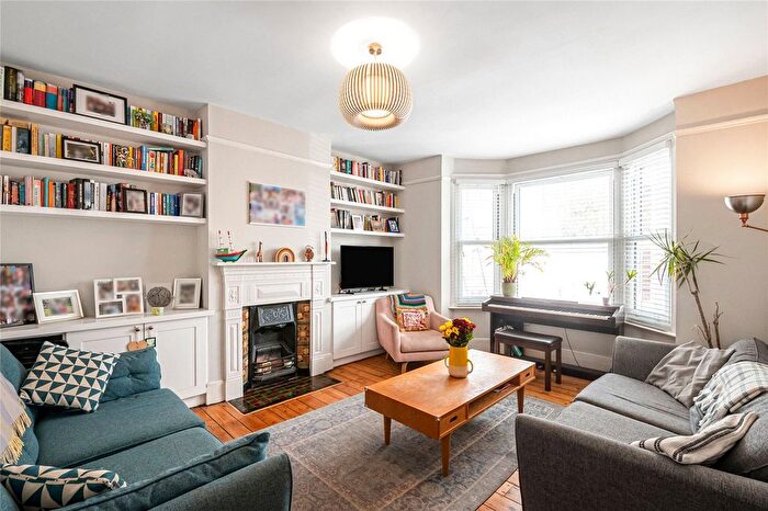 3 Bedroom Flat For Sale In Eardley Road, Streatham, SW16