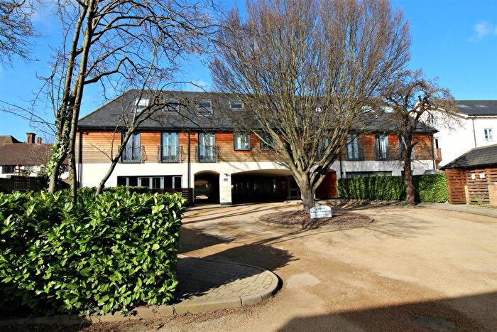 2 Bedroom Flat To Rent In Apartment, Bancroft, Hitchin, SG5