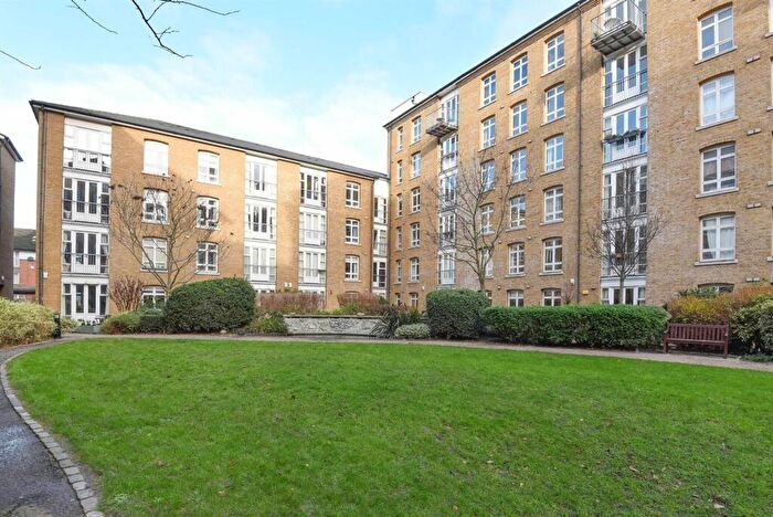 1 Bedroom Apartment To Rent In Fairfield Road, Bow Quarter, E3