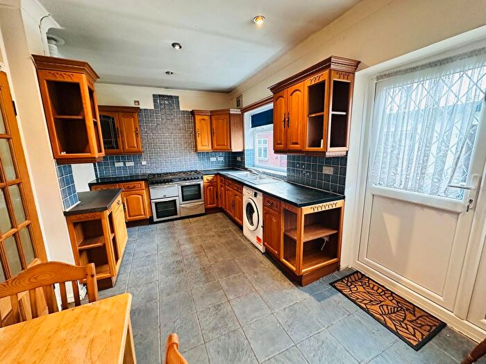 1 Bedroom Flat To Rent In Westbury Avenue, Southall, UB1