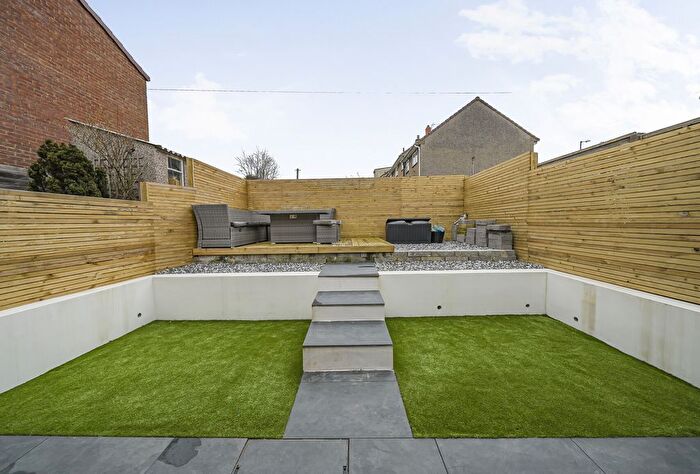 1 Bedroom Flat For Sale In Craydon Walk, Bristol, BS14