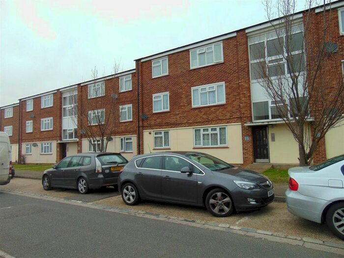 2 Bedroom Flat To Rent In Weekes Drive, Cippenham, Slough, SL1