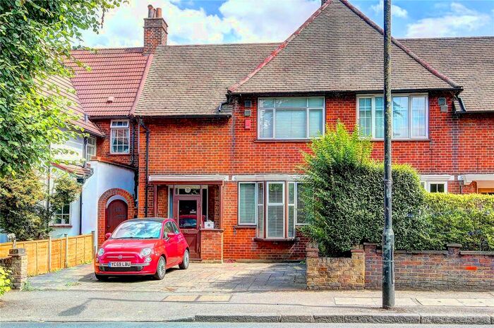 1 Bedroom Flat To Rent In Grand Drive, London, SW20