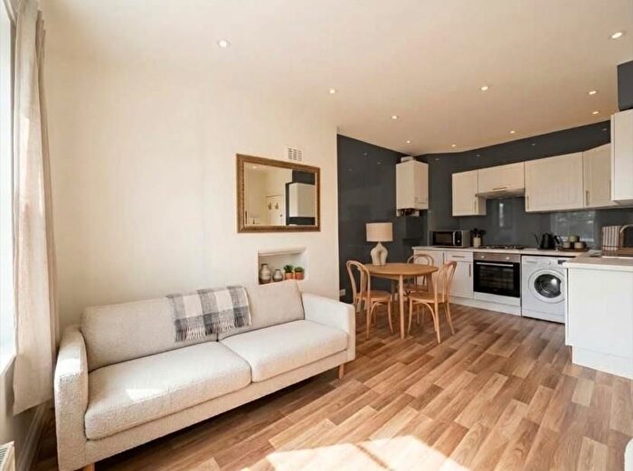 1 Bedroom Flat To Rent In Moscow Road, Notting Hill, London, W2