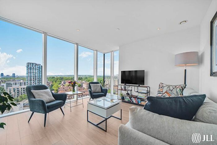 1 Bedroom Apartment For Sale In Skyline Apartments, Devan Grove, N4