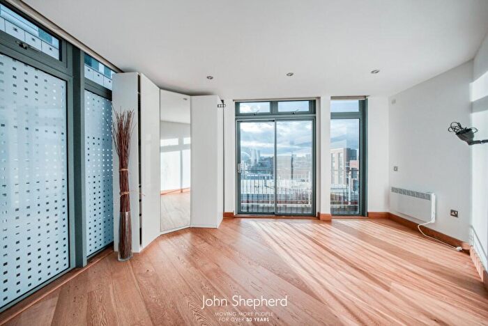 3 Bedroom Flat For Sale In Islington Gates, Newhall Street, Birmingham, B3