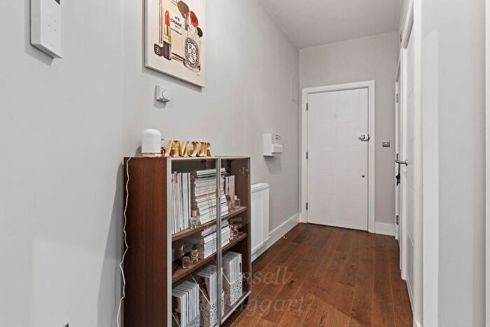 1 Bedroom Flat For Sale In Hazelwick Avenue, Ocean House Hazelwick Avenue, RH10