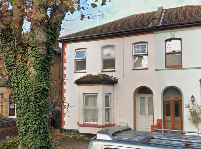 2 Bedroom Flat To Rent In Park Terrace, Westcliff-on-Sea, SS0