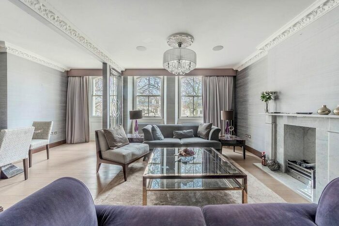 3 Bedroom Flat To Rent In Rutland Gate, Kensington, London, SW7