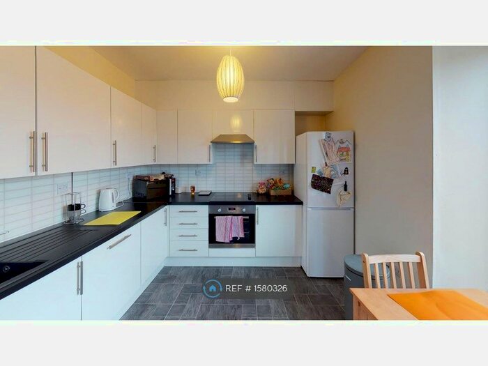 1 Bedroom Flat To Rent In Ferguson House, Neath, SA11
