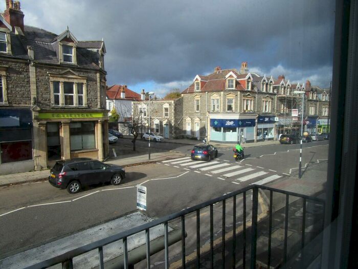 2 Bedroom Flat To Rent In Henleaze Road, Henleaze, Bristol, BS9