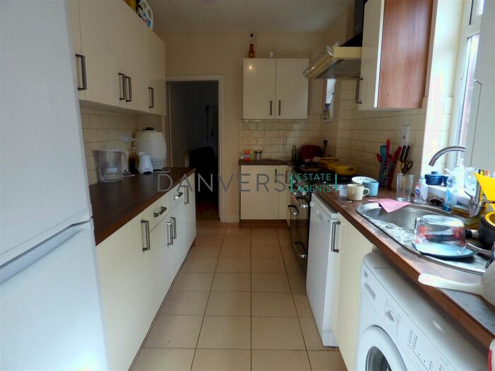 4 Bedroom Terraced House To Rent In Clarendon Street, Leicester, LE2