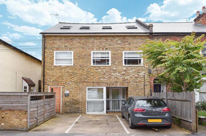 1 Bedroom Flat To Rent In Church Road, Kington Upon Thames, KT1