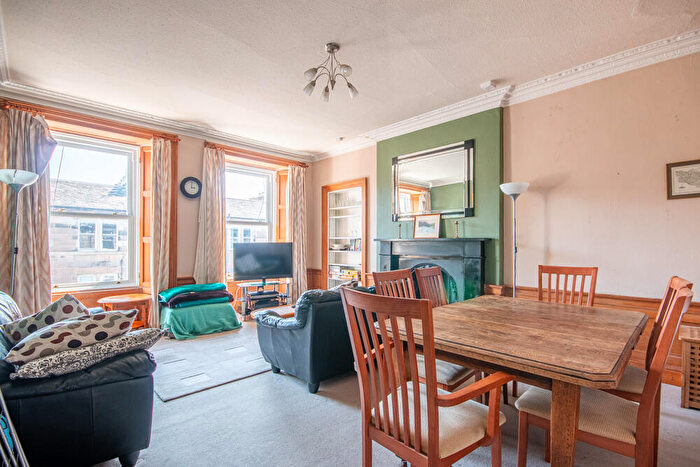 4 Bedroom Flat To Rent In L Montague Street, Edinburgh, EH8