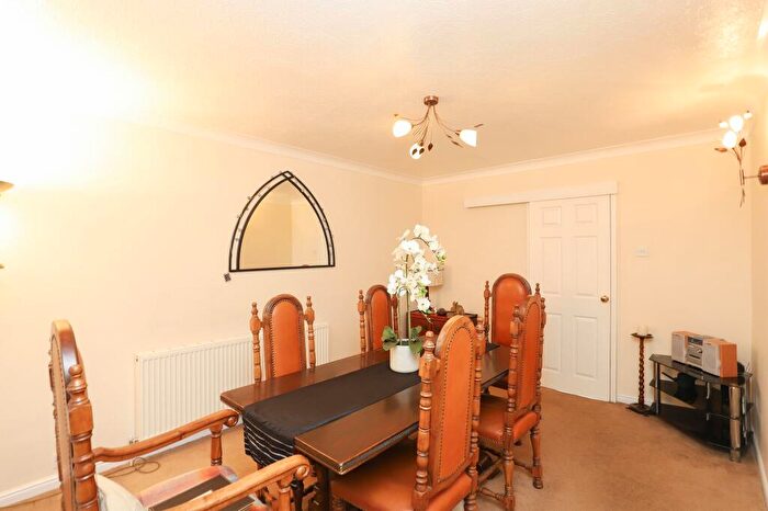5 Bedroom Detached House For Sale In Hathern Close, Brimington, S43