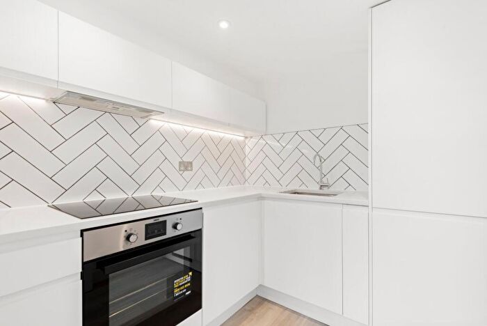 1 Bedroom Flat To Rent In Shillington Old School, Este Road, SW11