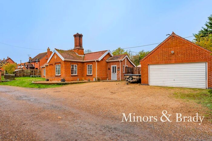 3 Bedroom Detached Bungalow For Sale In Hall Drive, Honingham, Norwich, NR9
