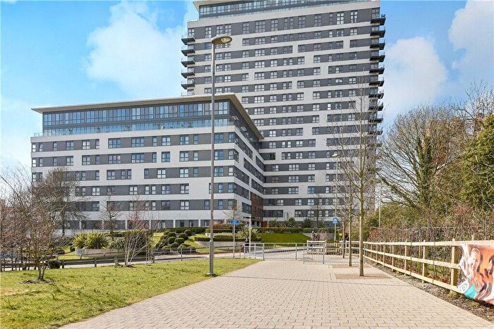 1 Bedroom Apartment For Sale In Skyline Plaza, Alencon Link, Basingstoke, RG21