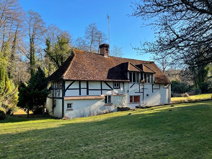 4 Bedroom Detached House For Sale In Culmer Lane, Wormley, GU8