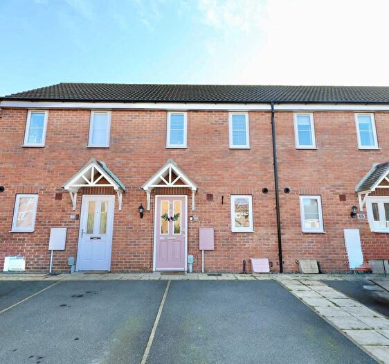 2 Bedroom Terraced House For Sale In Brockwell Park, Kingswood, Hull, HU7