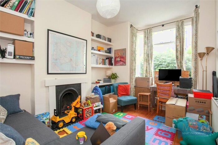 2 Bedroom Apartment To Rent In Raleigh Road, Crouch End, London, N8