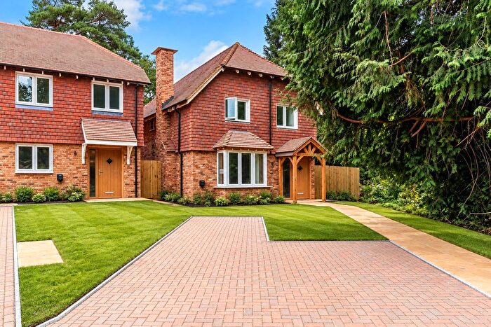 3 Bedroom Detached House For Sale In Elstead, Godalming, Surrey, GU8