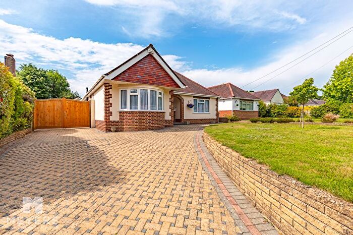 3 Bedroom Bungalow For Sale In Oak Close, Ferndown, BH22