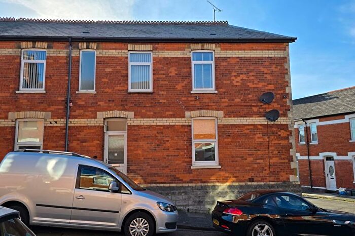 2 Bedroom Flat To Rent In Machen Street, Penarth, CF64