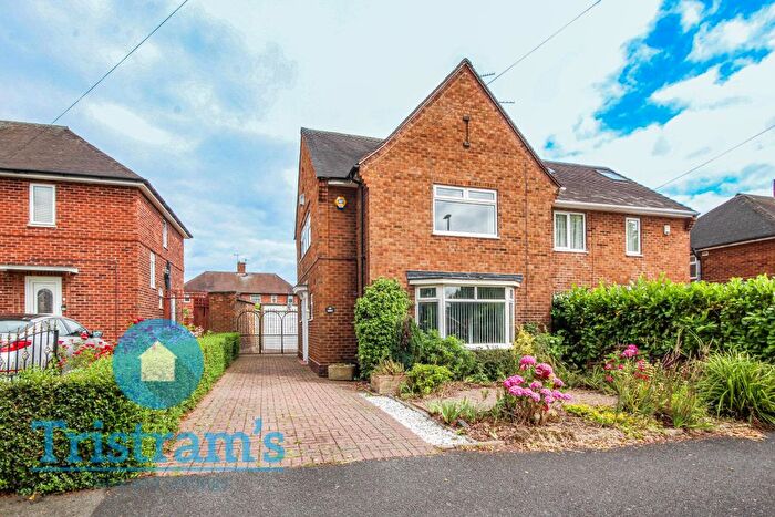 3 Bedroom Semi-Detached House To Rent In Wollaton Vale, Wollaton, Nottingham, NG8