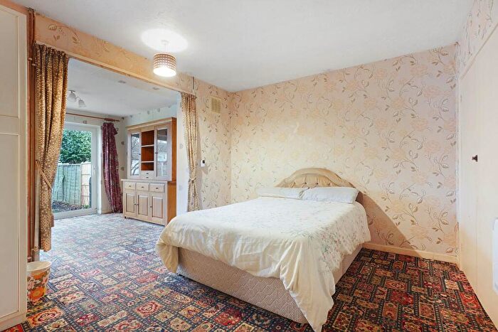 2 Bedroom Bungalow For Sale In High View Drive, Chatham, ME5