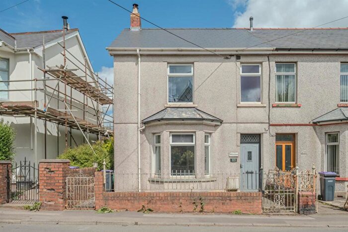 4 Bedroom Semi-Detached House For Sale In Sunnybank Road, Griffithstown, Pontypool, NP4