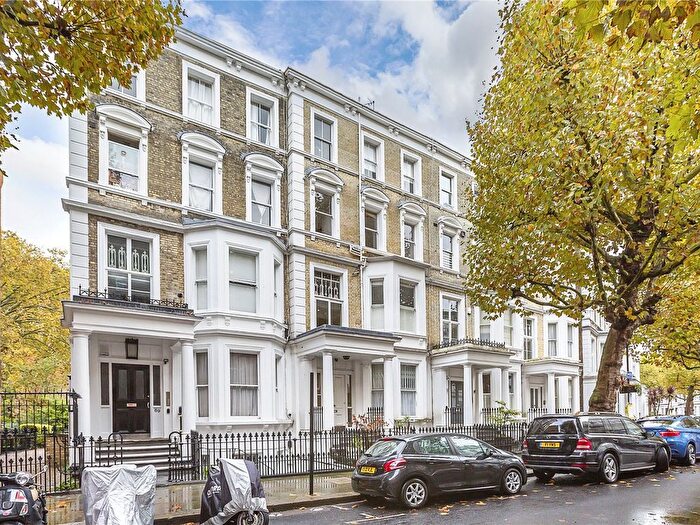 2 Bedroom Flat To Rent In Philbeach Gardens, Earls Court, London, SW5