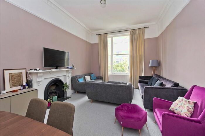 3 Bedroom Flat To Rent In Bassett Road, North Kensington, London, Uk, W10