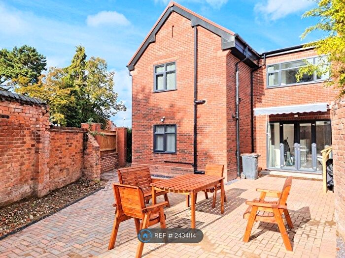 Studio To Rent In Park Road, Moseley, Birmingham, B13