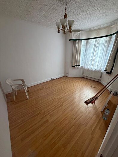 4 Bedroom End Of Terrace House To Rent In Lea Road, UB2