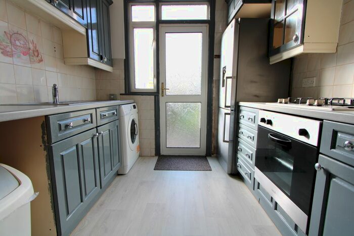 4 Bedroom Terraced House To Rent In Fairlands Avenue, Thornton Heath CR7