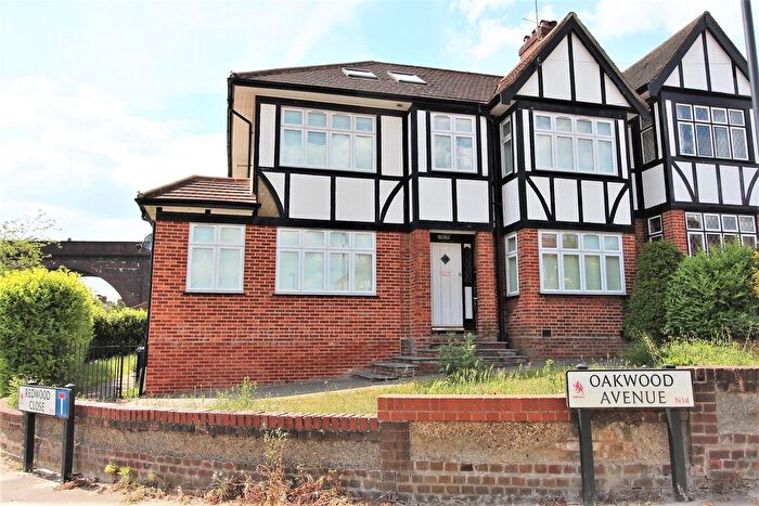 2 Bedroom Flat To Rent In Oakwood Avenue, Southgate, N14