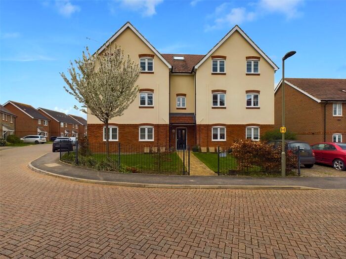 2 Bedroom Flat To Rent In Emmington View, Chinnor, Oxfordshire, OX39