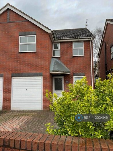 3 Bedroom Semi-Detached House To Rent In Hampton Road, Southport, PR8