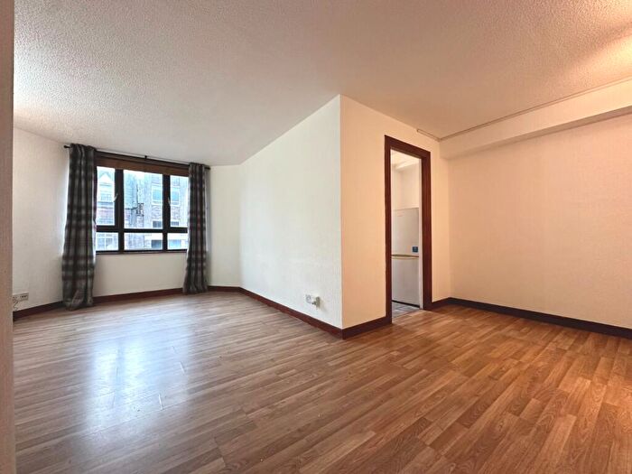 2 Bedroom Flat To Rent In New City Rd, Cowcaddens, Glasgow, G4